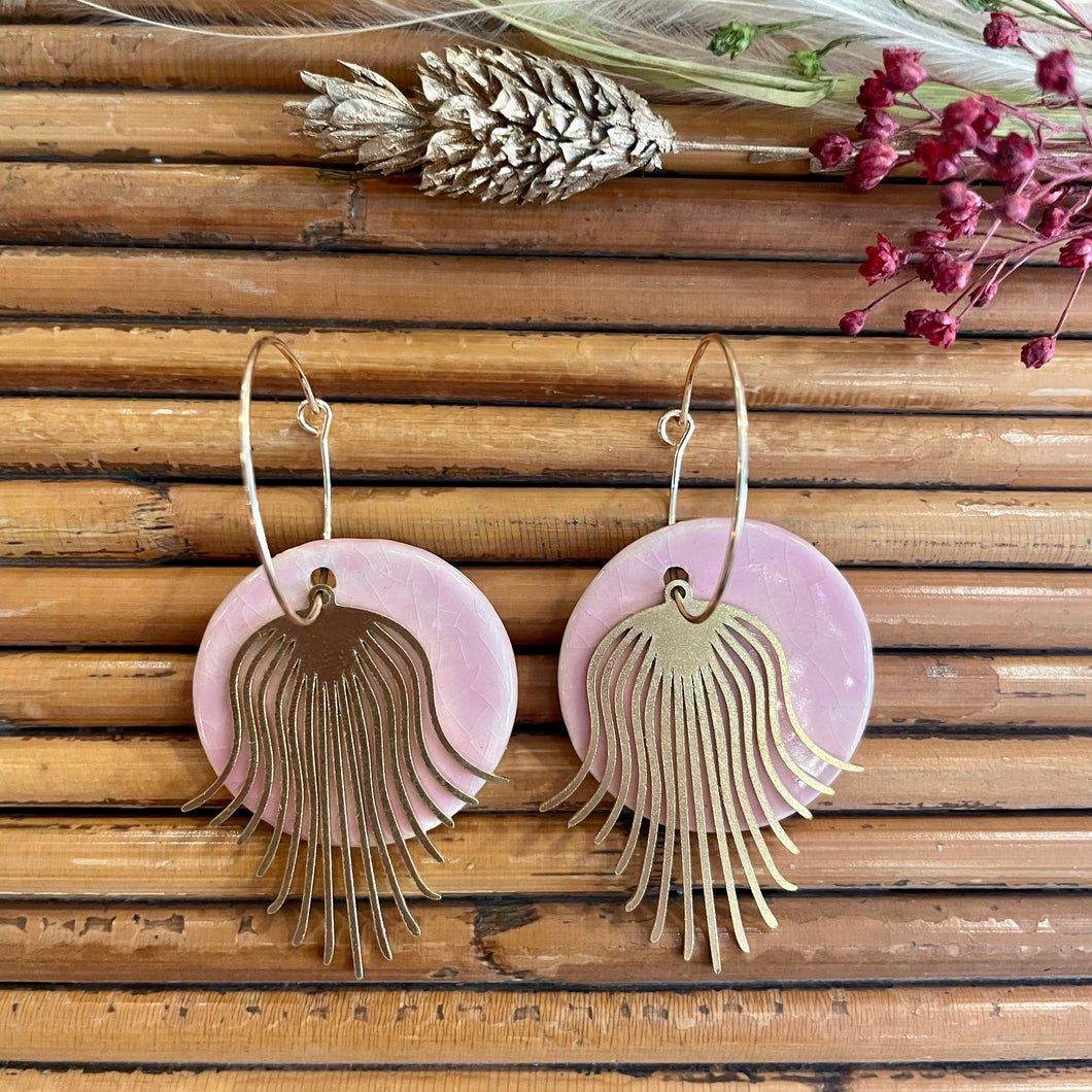 Boucles d'oreilles en céramique méduse rose pastel