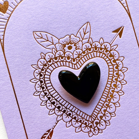 Pin’s en céramique cœur noir