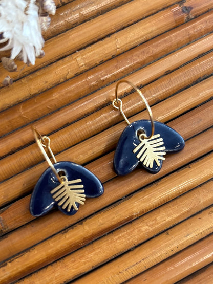 Boucles d'oreilles en céramique feuille bleu