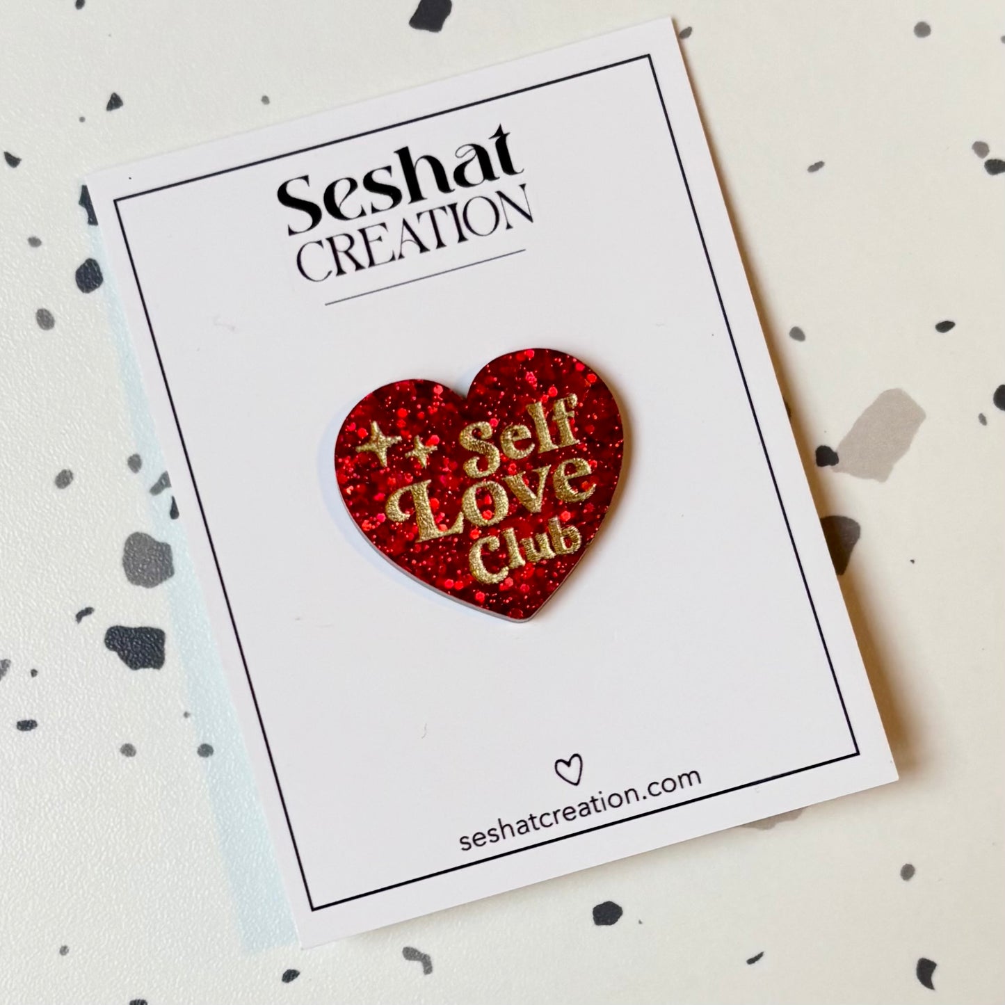 Broche Self love club rouge