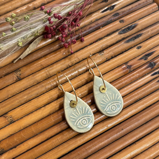 Boucles d'oreilles en céramique œil nuances vertes