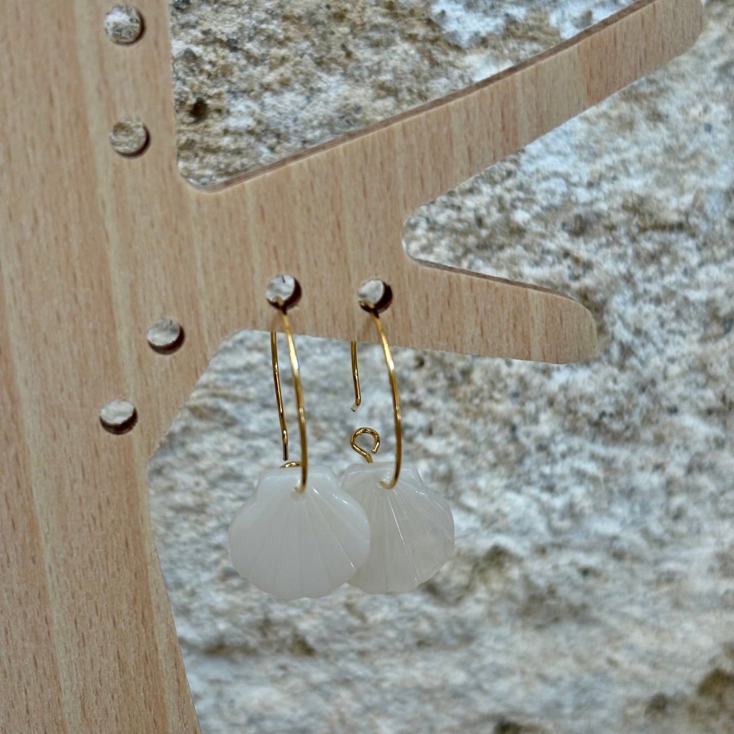 Boucles d’oreilles Ariel blanche