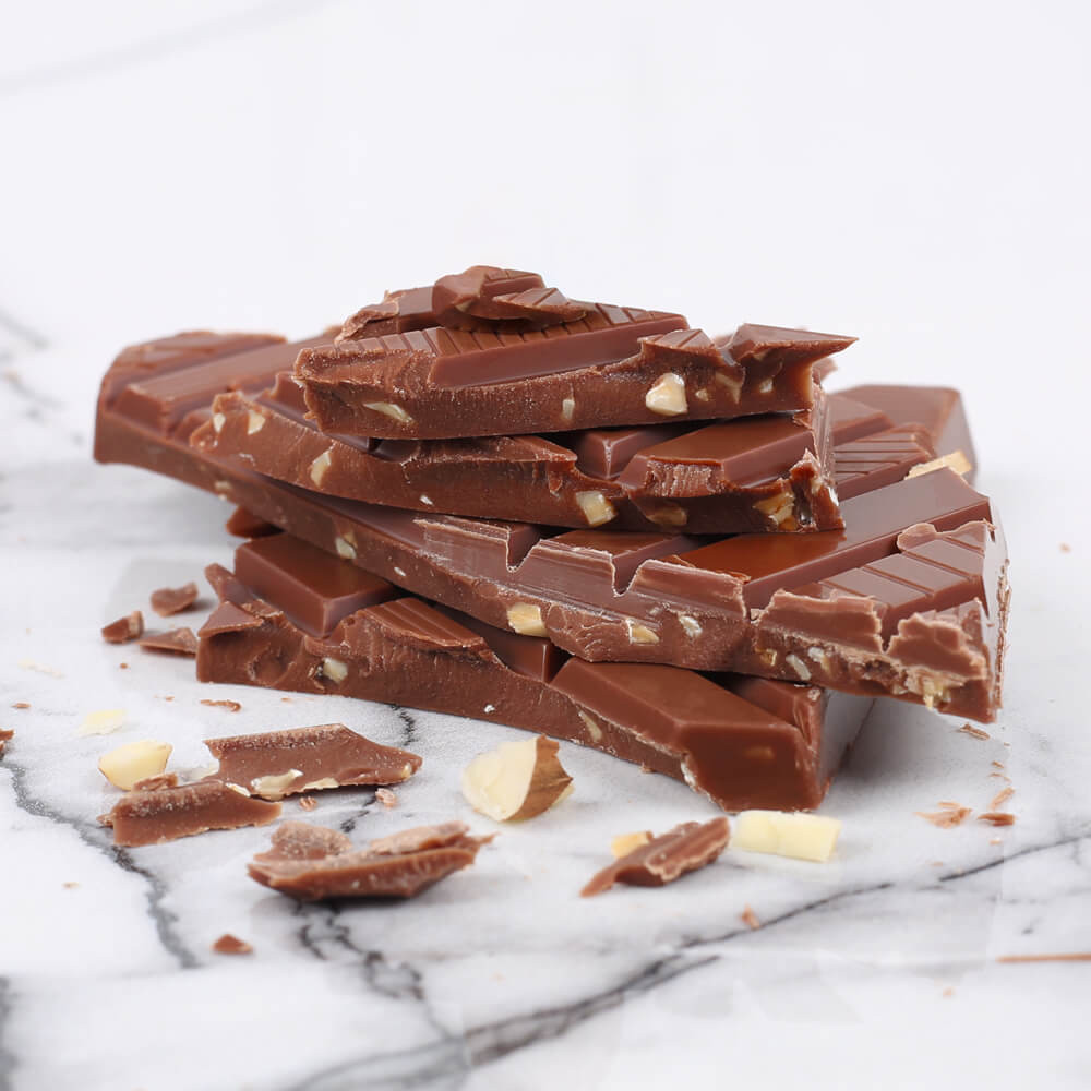 Tablette lait et éclats d'amandes - Bio - Happy Birthday