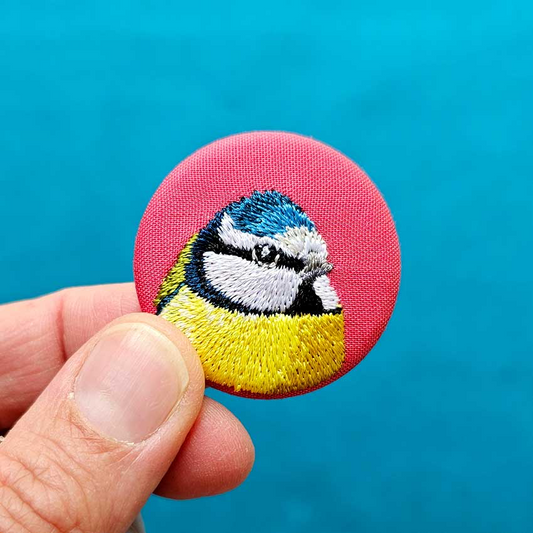 Broche petit format La mésange bleue