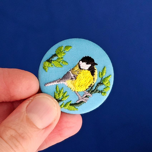 Broche petit format Mésange charbonnière