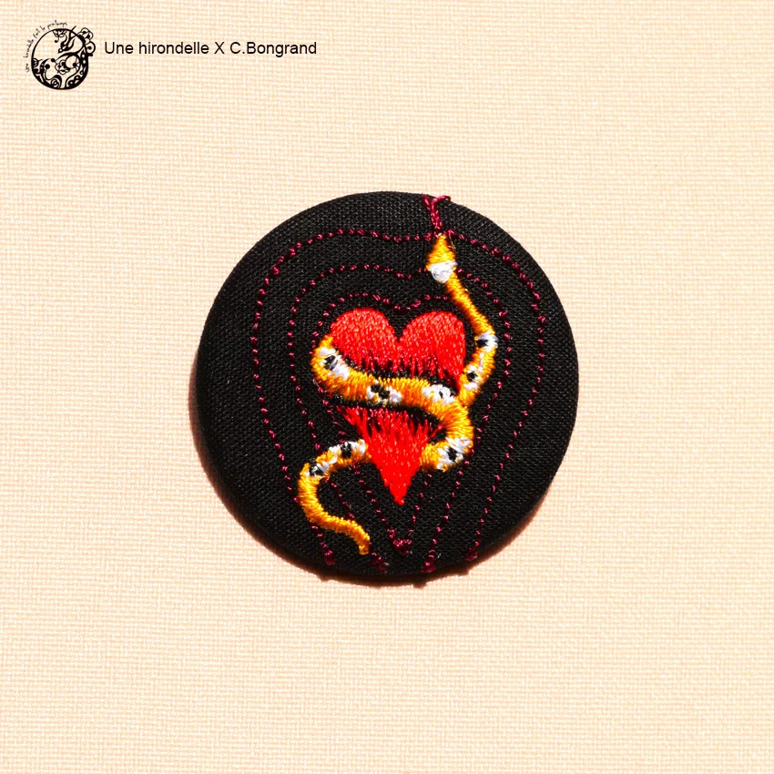 Broche petit format Cœur et serpent