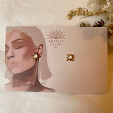 Charger l&#39;image dans la galerie, Boucles d&#39;oreilles Polaris nacre
