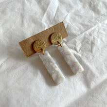 Charger l&#39;image dans la galerie, Boucles d’oreilles Charlie nacre
