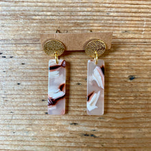 Charger l&#39;image dans la galerie, Boucles d’oreilles Charlie beiges
