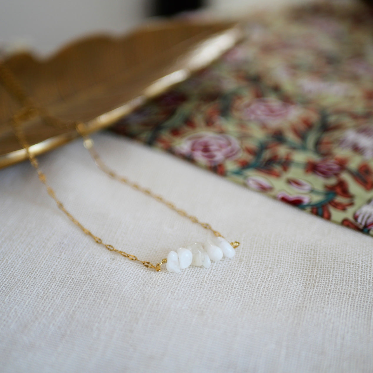 Collier Dhara avec pierre semi-précieuse (au choix)