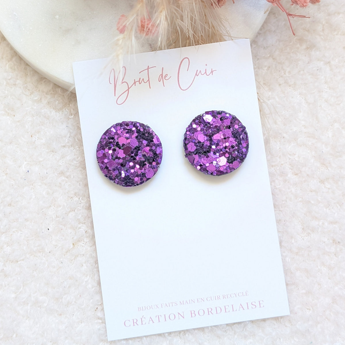 Boucles d'oreilles puces rondes violettes