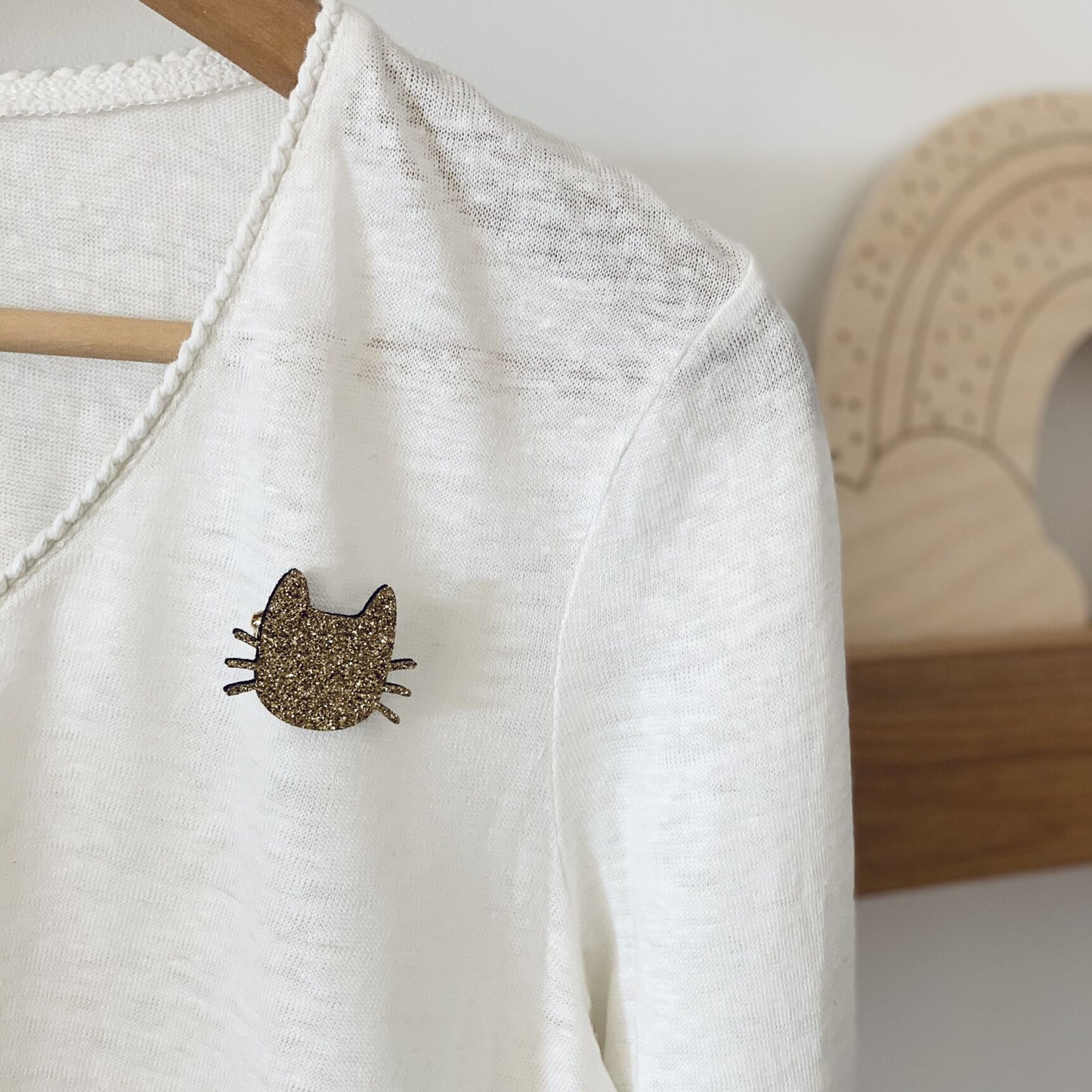 Broche Chat moustaches doré