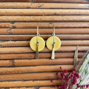 Boucles d'oreilles en céramique sucette jaune