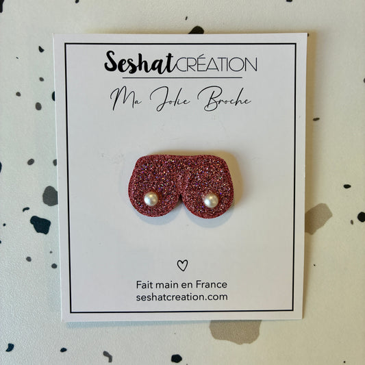 Broche Boobs