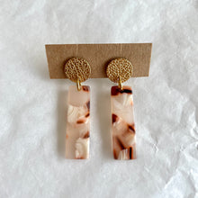 Charger l&#39;image dans la galerie, Boucles d’oreilles Charlie beiges
