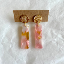 Charger l&#39;image dans la galerie, Boucles d’oreilles Charlie roses et jaunes

