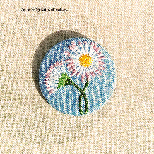 Broche petit format Pâquerette