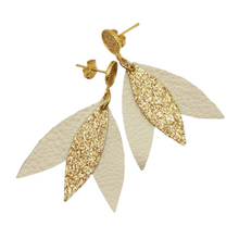 Charger l&#39;image dans la galerie, Boucles d&#39;oreilles Alix blanc
