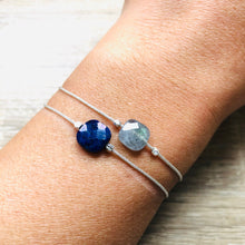 Charger l&#39;image dans la galerie, Bracelet Carrie argenté avec pierres semi-précieuses
