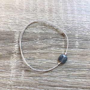 Bracelet Carrie argenté avec pierres semi-précieuses