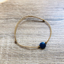 Charger l&#39;image dans la galerie, Bracelet Carrie doré avec pierres semi-précieuses
