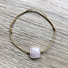 Charger l&#39;image dans la galerie, Bracelet Mia doré avec pierres semi-précieuses
