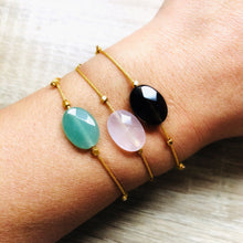 Charger l&#39;image dans la galerie, Bracelet Olivia doré avec pierres semi-précieuses
