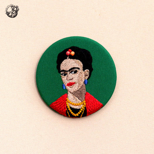 Broche grand format Frida - Do you speak français ?
