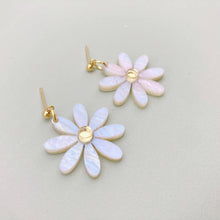 Charger l&#39;image dans la galerie, Boucles d’oreilles Bridget fleur
