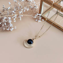 Charger l&#39;image dans la galerie, Collier L’héroïque agate noire
