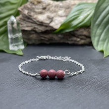 Charger l&#39;image dans la galerie, Bracelet argenté triperle avec pierres semi-précieuses
