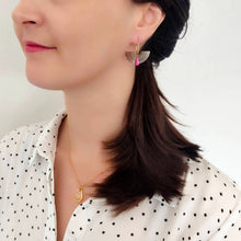 Charger l&#39;image dans la galerie, Boucles d’oreilles La lunaire rose fuschia
