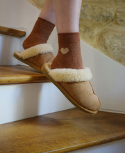 Charger l&#39;image dans la galerie, Chaussettes La femme Adèle ocre
