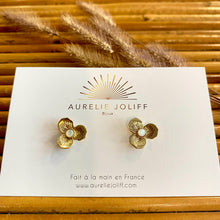 Charger l&#39;image dans la galerie, Boucles d&#39;oreilles Primavera nacre

