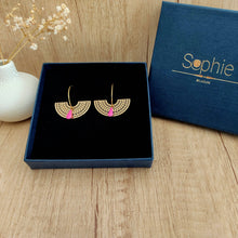 Charger l&#39;image dans la galerie, Boucles d’oreilles La lunaire rose fuschia
