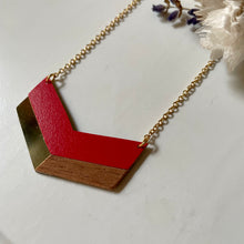 Charger l&#39;image dans la galerie, Collier en formica rouge - Do you speak français ?
