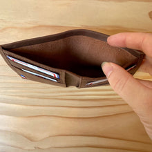 Charger l&#39;image dans la galerie, Porte-cartes marron

