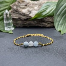 Charger l&#39;image dans la galerie, Bracelet doré triperle avec pierres semi-précieuses
